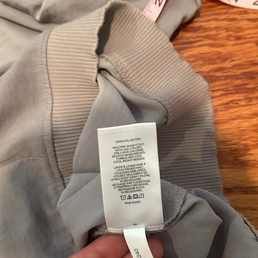 Express Top Ruffle Sleeves - Picture 8 of 8